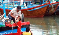 В Центральном Вьетнаме ведется работа по предотвращению наводнений и оползней