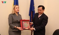 Посол СРВ на Украине провел встречу с главой группы парламентариев украинско-вьетнамской дружбы