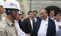 Премьер-министр Вьетнама Нгуен Суан Фук посетил туннель Деока