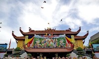 Чыонг Тхи Май навестила главу Совета Буддийской сангхи Вьетнама
