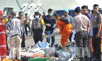 Индонезия продолжает работу по ликвидации последствий авиакатастрофы