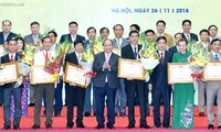 Премьер-министр Вьетнама наградил добившихся больших успехов в сельскохозяйственной сфере