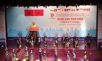 Вьетнамская молодежь провела культурный обмен с представителями молодежного корабля ЮВА и Японии