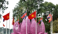 Лидер КНДР Ким Чен Ын начал официальный дружественный визит во Вьетнам