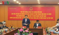 Вице-премьер Выонг Динь Хюэ: необходимо оказать инвесторам льготы при обеспечении поступлений в госбюджет
