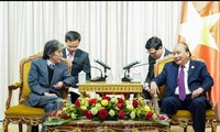 Нгуен Суан Фук встретился с генсеком Либерально-демократической партии Японии