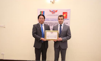 Вьетнам передал в дар азербайджанскому народу 10 тысяч медицинских масок для борьбы с COVID-19