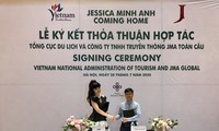 Вьетнамская супермодель Джессика Минь Ань рекламирует достопримечательности Вьетнама 