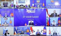 Премьер-министр Малайзии поддержал мирное урегулирование споров в районе Восточного моря