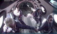 Британский миллиардер Брэнсон полетел в космос