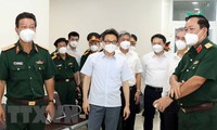 Вице-премьер Ву Дык Дам: Необходимо мобилизировать все ресурсы на борьбу с эпидемией в городе Хошимине