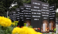 Во Вьетнаме прошла церемония почтения памяти умерших от COVID-19