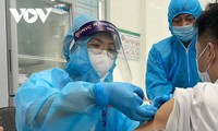 Во Вьетнаме было введено почти 128,7 млн. доз вакцин против  COVID-19