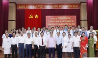 Председатель НС СРВ Выонг Динь Хюэ посетил многопрофильную больницу провинции Чавинь 
