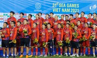 Впечатления международных СМИ о футбольной команде Вьетнама до 23 лет, успешно защитившей чемпионство в 31-х Играх ЮВА