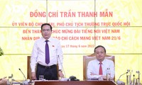 Представители общественно-политических организаций, разных министерств и ведомств и местных властей поздравили Радио «Голос Вьетнама» с Днем вьетнамской революционной прессы 