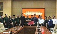 Вьетнамцы в России подарили Родине машины для поисково-спасательных работ 