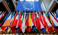 Саммит ЕС ищет способы снятия вызовов с внутренними делами блока  