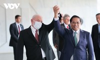 Президент Бразилии Луис Инасиу Лула да Силва возглавил церемонию приветствия премьер-министра Фам Минь Тиня и провел с ним переговоры 
