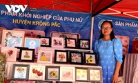 Ле Тхи Муй – женщина, открывшая бизнес по изготовлению картин в технике квиллинг