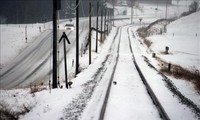 Снегопады в Европе привели к перебоям с транспортом
