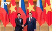 Председатель НС СРВ Выонг Динь Хюэ принял президента Филиппин 