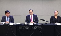 Премьер-министр Фам Минь Тинь провёл беседу с представителями новозеландского бизнеса