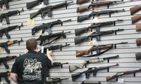 Президент Джо Байден приветствовал решение Верховного суда США о запрете на использование пистолета