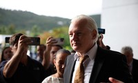 Основатель WikiLeaks вышел на свободу и вылетел в Австралию 