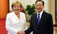 The German Chancellor begins a two-day visit to China 
