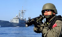 NATO extends anti-piracy mission off Somalia coast 