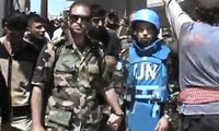 UN observers tour central Syria, to make contact  