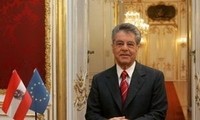 Austrian President begins official visit to Vietnam