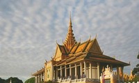 Vietnamese Buddhist Sangha delegation visits Cambodia 