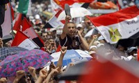 Huge protests continue in Egypt
