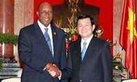 President Truong Tan Sang receives US Trade Representative Ronald Kirk