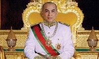 Cambodian King Norodom Sihamoni visits Vietnam