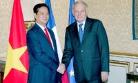Vietnam, France establish strategic partnership