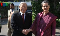 Party leader Nguyen Phu Trong meets with President of Indian National Congress Party