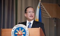 Malaysia, Philippines agree to settle East Sea disputes peacefully