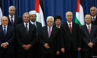 Palestinian unity government sworn in