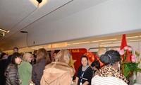 Vietnam attends UN charity bazaar in Geneva