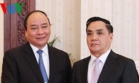 Deputy PM Nguyen Xuan Phuc visits Laos