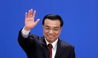 Chinese premier voices support to HongKong, Macao development