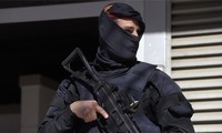 Spanish and Moroccan police arrest 10 in IS crackdown