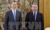 In surprise move Spanish parties restart coalition negotiations 