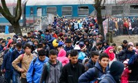 Austria adopts tough refugee laws 