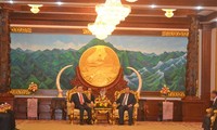Vietnam’s Minister of Public Security visits Laos