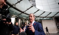 UK Prime Minister and Brexit Party leader at odds
