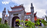 Ghé thăm ngôi chùa thanh bình trên đảo Sinh Tồn Đông